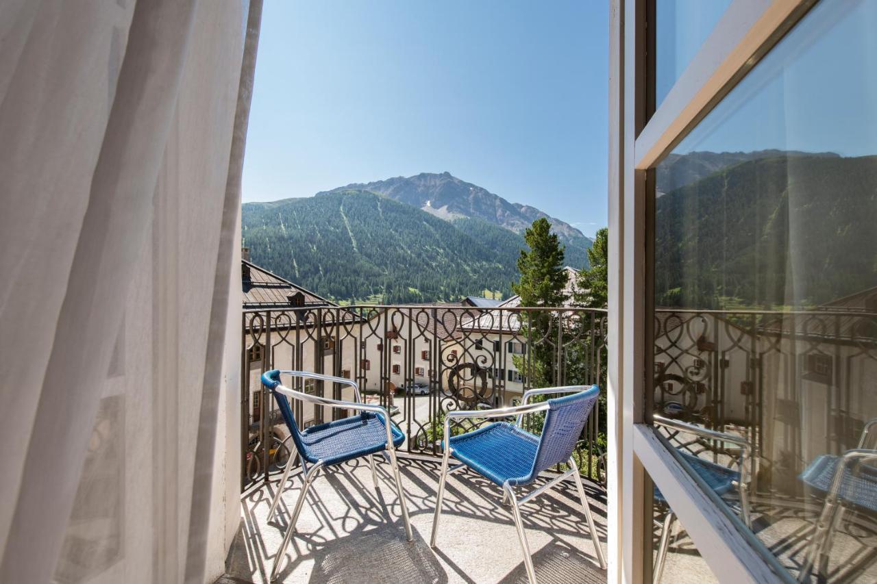 Hotel Engiadina Zuoz Buitenkant foto