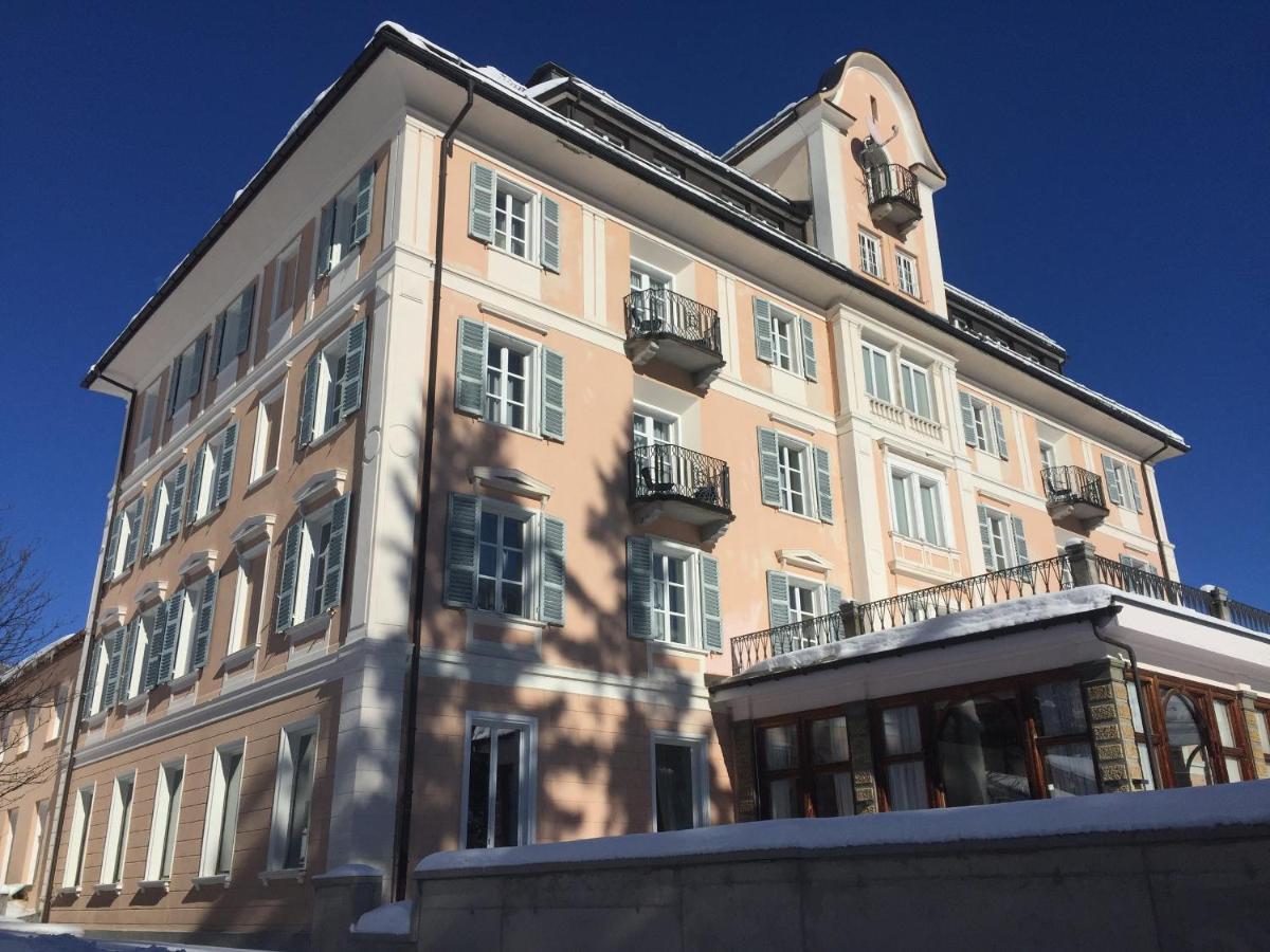 Hotel Engiadina Zuoz Buitenkant foto