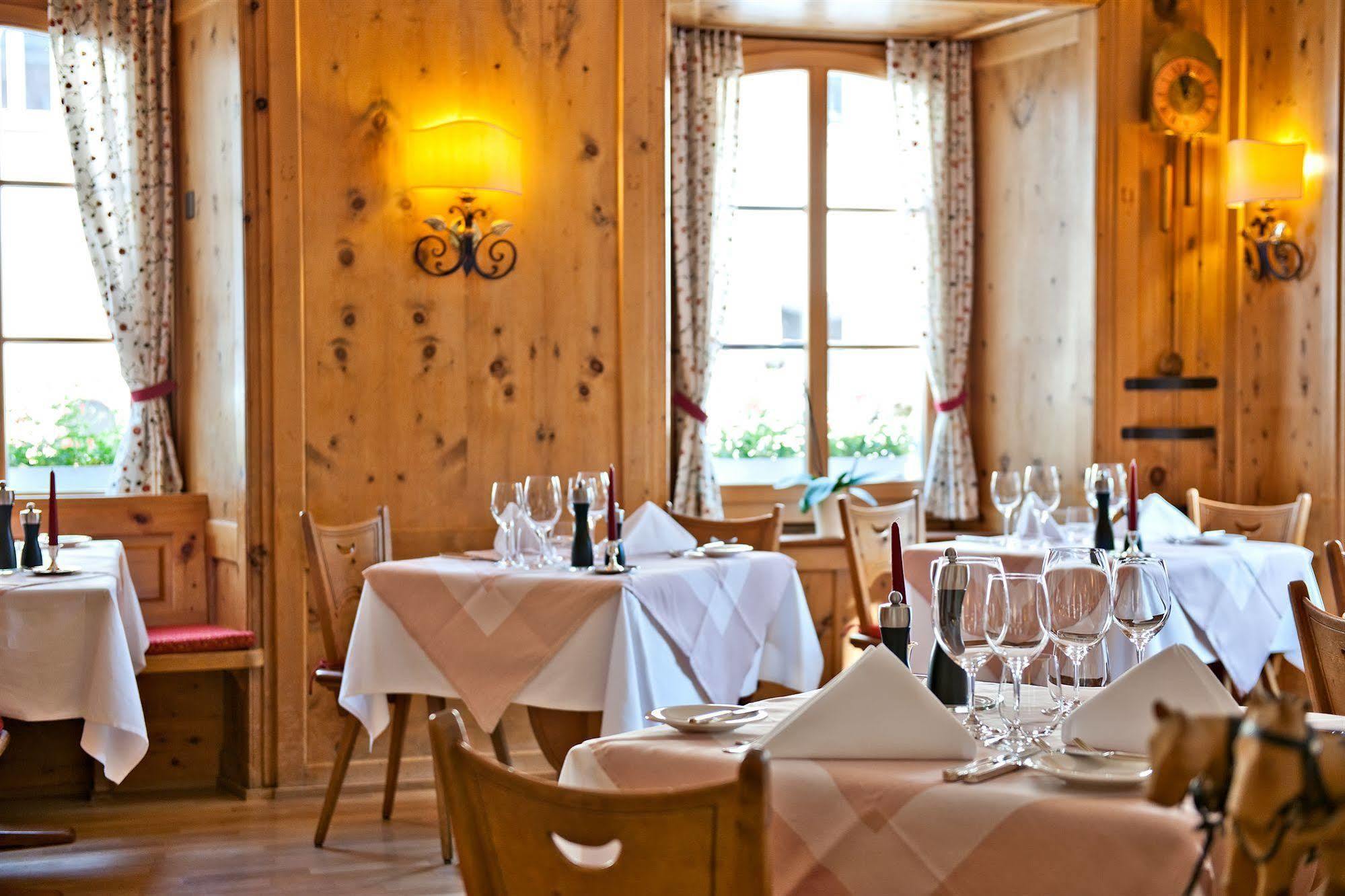 Hotel Engiadina Zuoz Buitenkant foto